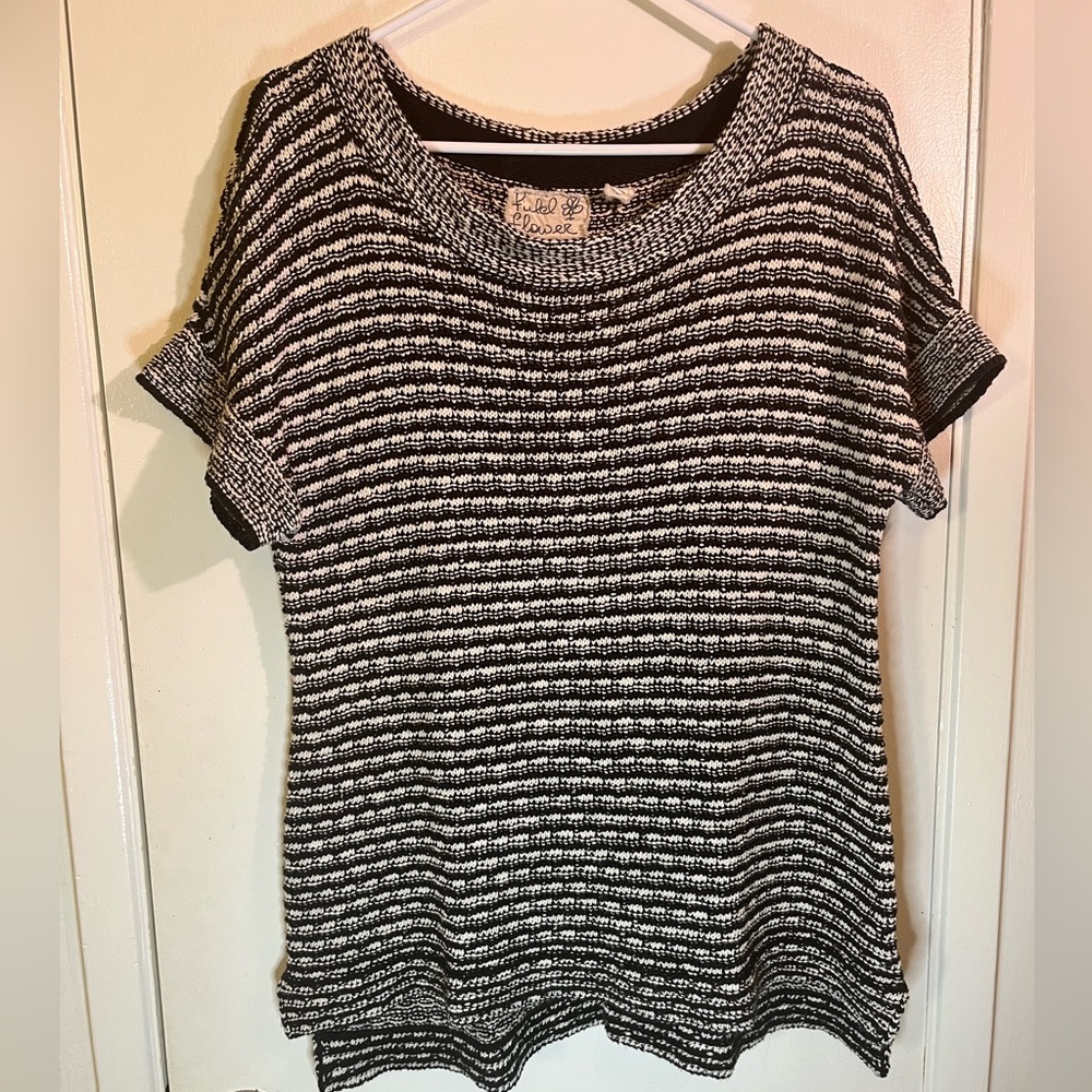Anthropologie Field Flower knit sweater top split hem